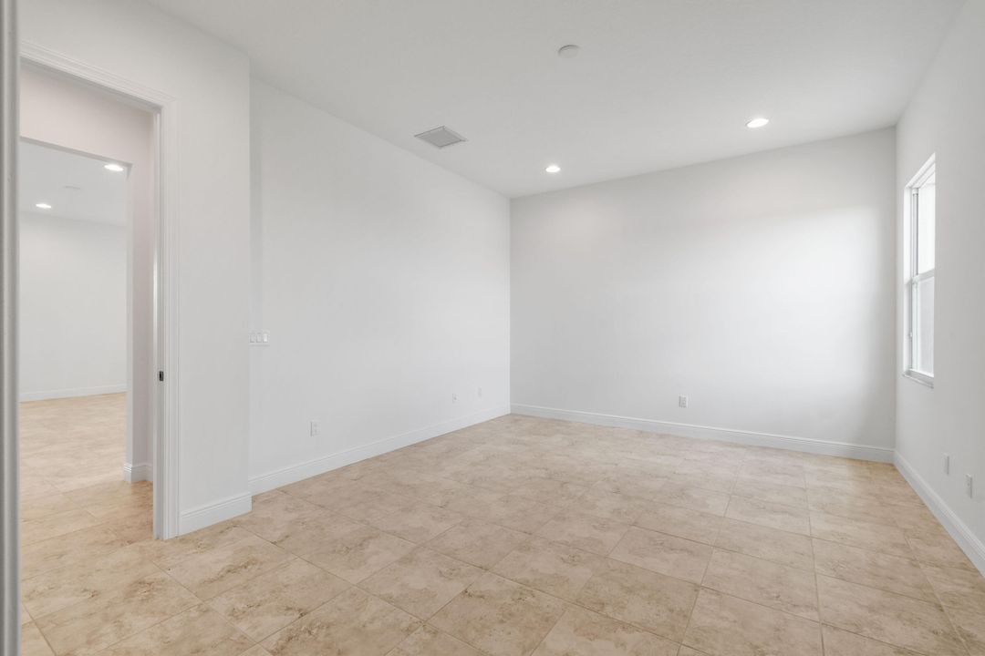 En Venta: $1,215,000 (4 camas, 4 baños, 3773 Pies cuadrados)