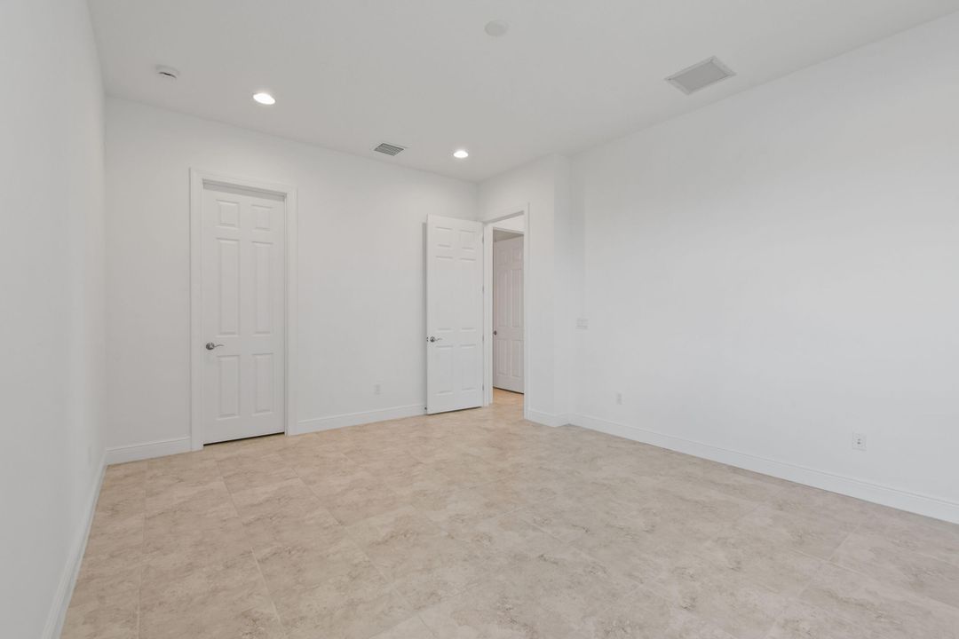 En Venta: $1,215,000 (4 camas, 4 baños, 3773 Pies cuadrados)