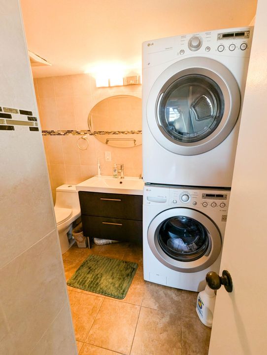 For Sale: $424,900 (2 beds, 2 baths, 1008 Square Feet)