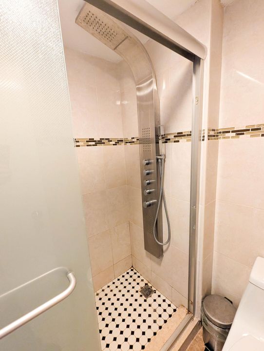 For Sale: $424,900 (2 beds, 2 baths, 1008 Square Feet)