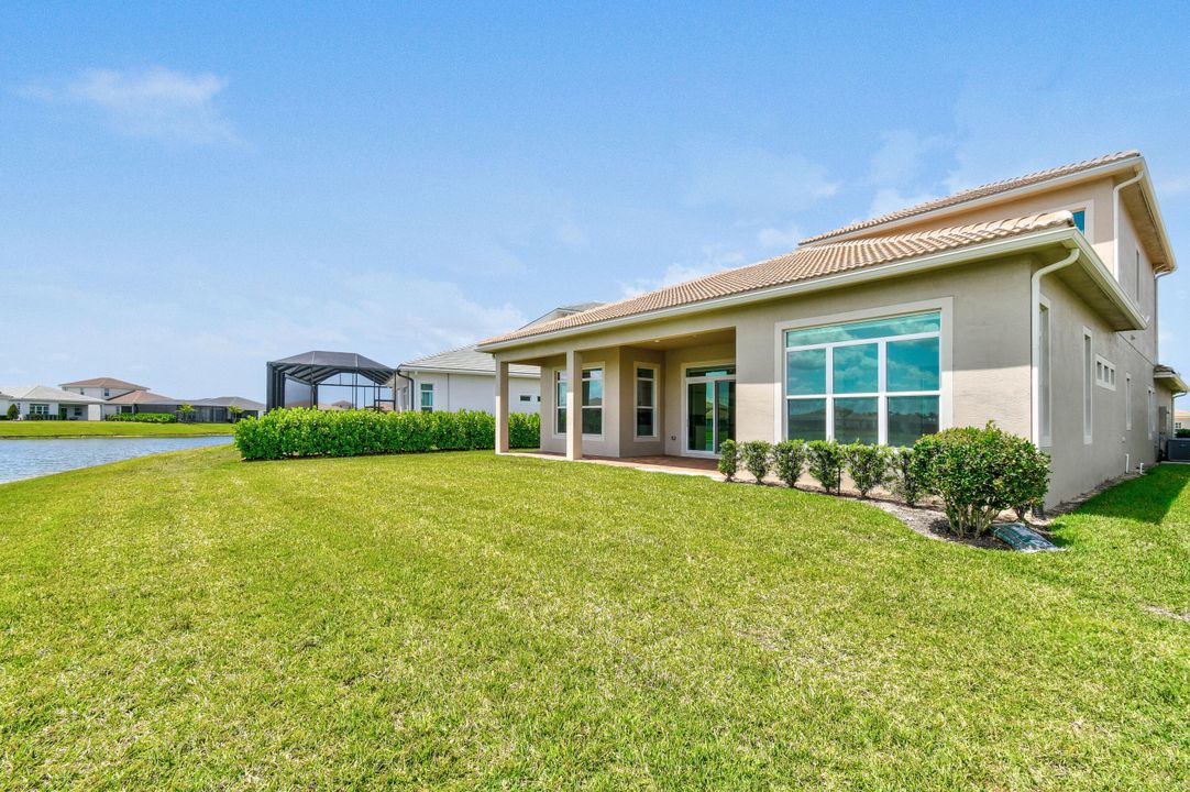 En Venta: $1,215,000 (4 camas, 4 baños, 3773 Pies cuadrados)