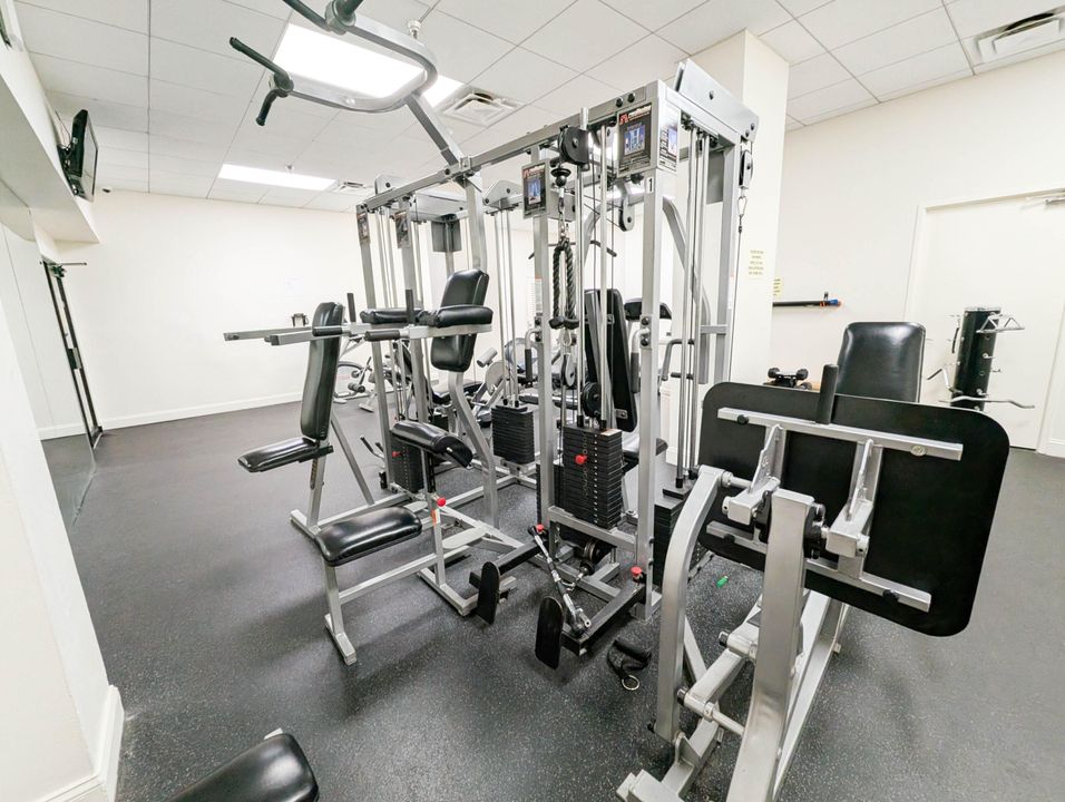 For Sale: $424,900 (2 beds, 2 baths, 1008 Square Feet)