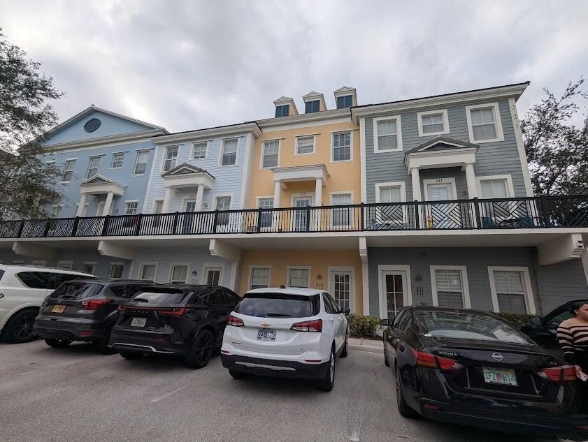 For Rent: $2,500 (2 beds, 2 baths, 1786 Square Feet)