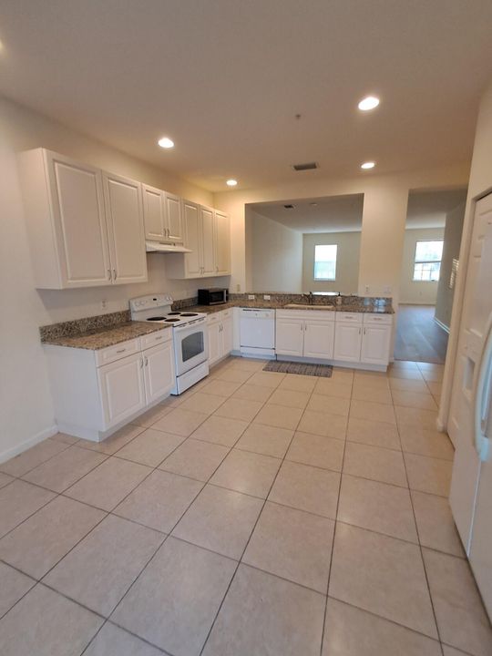 For Rent: $2,500 (2 beds, 2 baths, 1786 Square Feet)