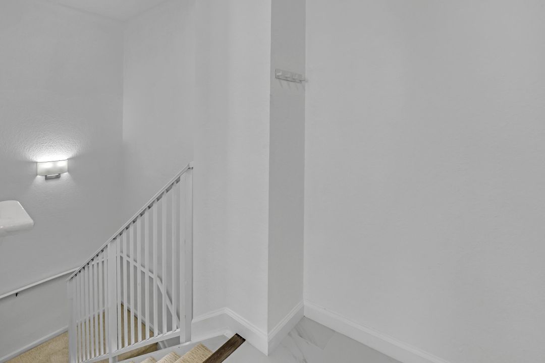 For Rent: $2,850 (2 beds, 2 baths, 1403 Square Feet)