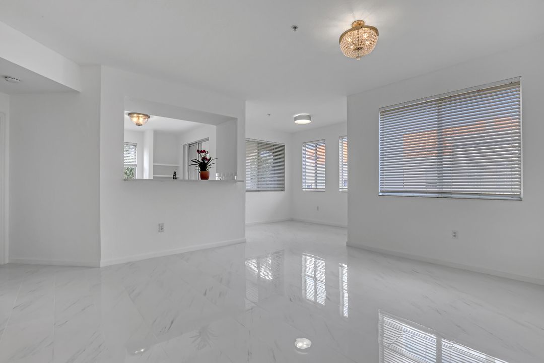 For Rent: $2,850 (2 beds, 2 baths, 1403 Square Feet)