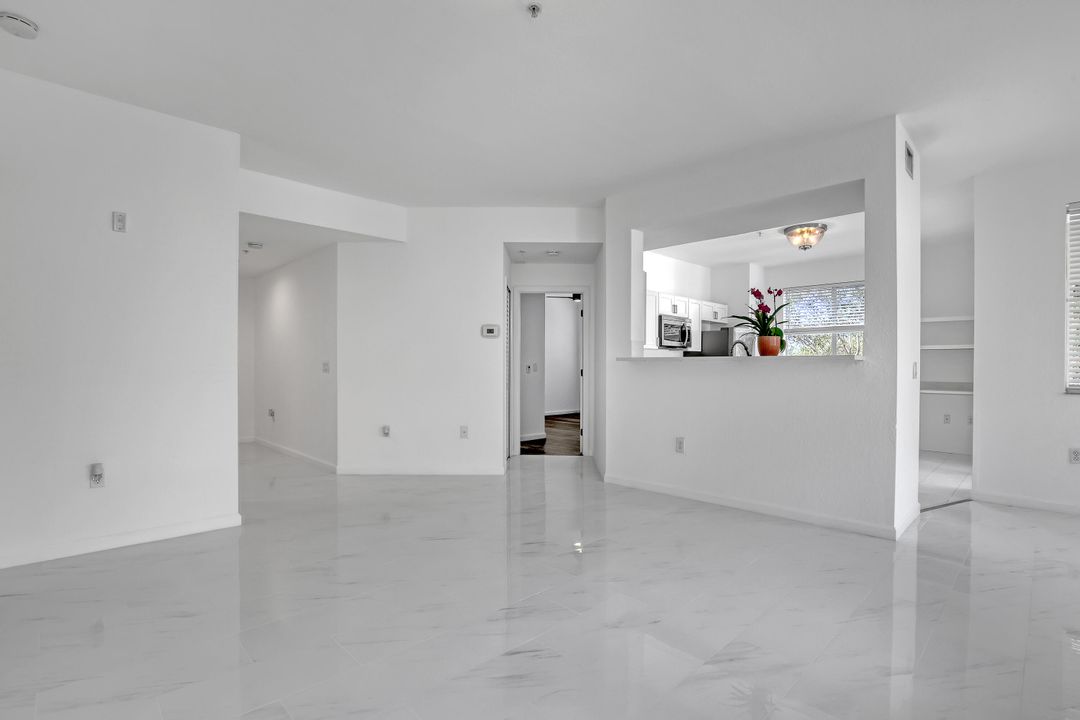 For Rent: $2,850 (2 beds, 2 baths, 1403 Square Feet)