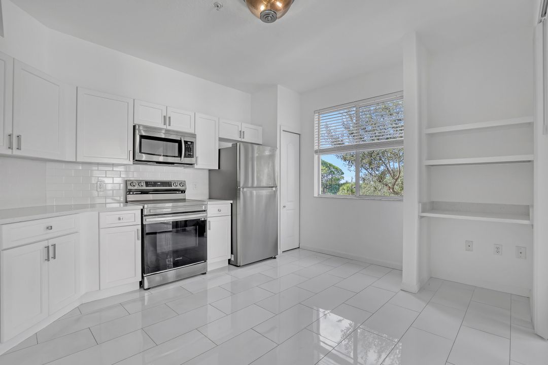 For Rent: $2,850 (2 beds, 2 baths, 1403 Square Feet)