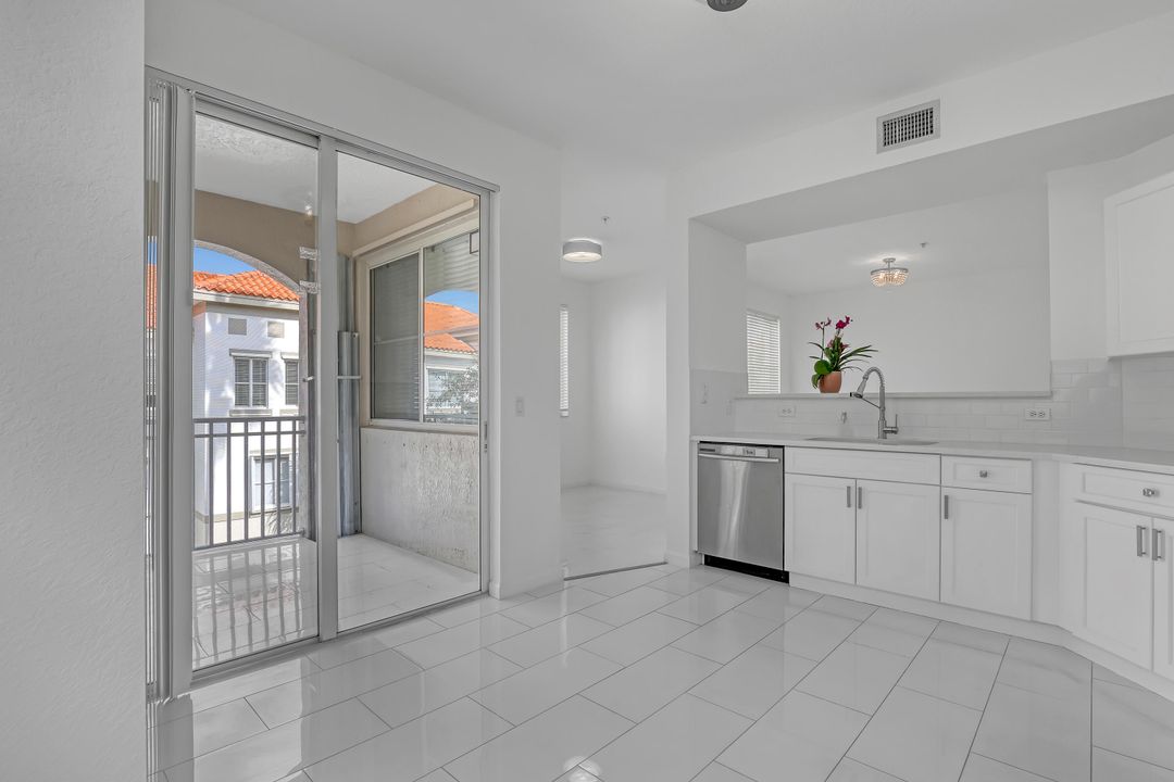 For Rent: $2,850 (2 beds, 2 baths, 1403 Square Feet)