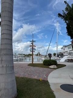 На продажу: $298,000 (3 спален, 1 ванн, 1283 Квадратных фут)