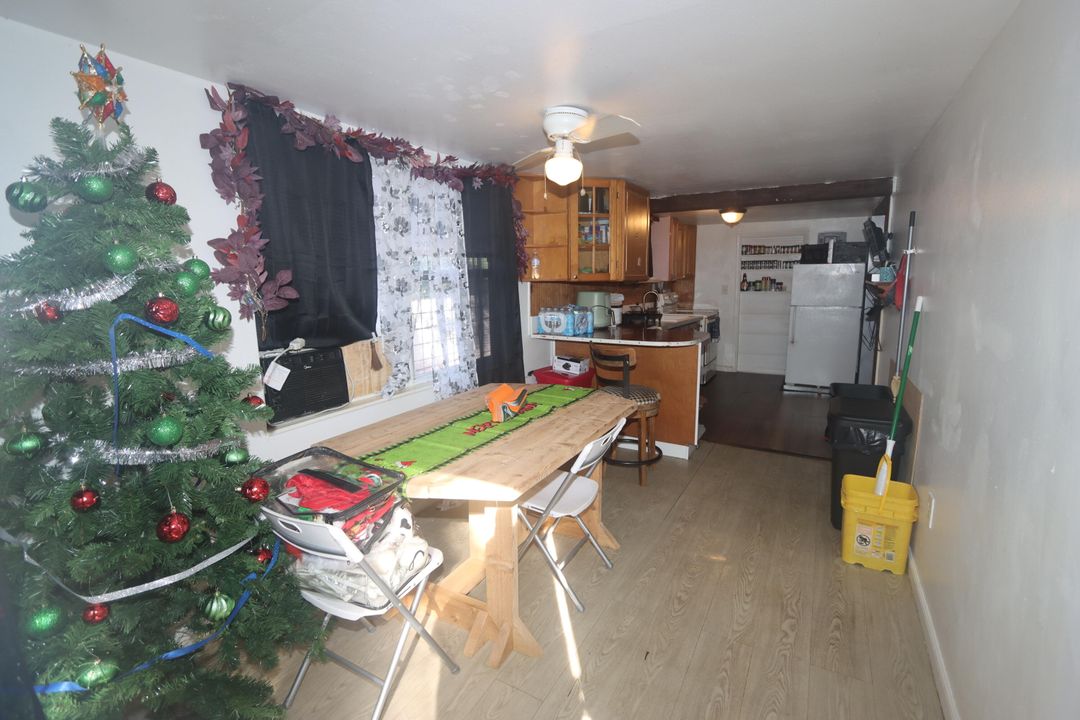 На продажу: $298,000 (3 спален, 1 ванн, 1283 Квадратных фут)