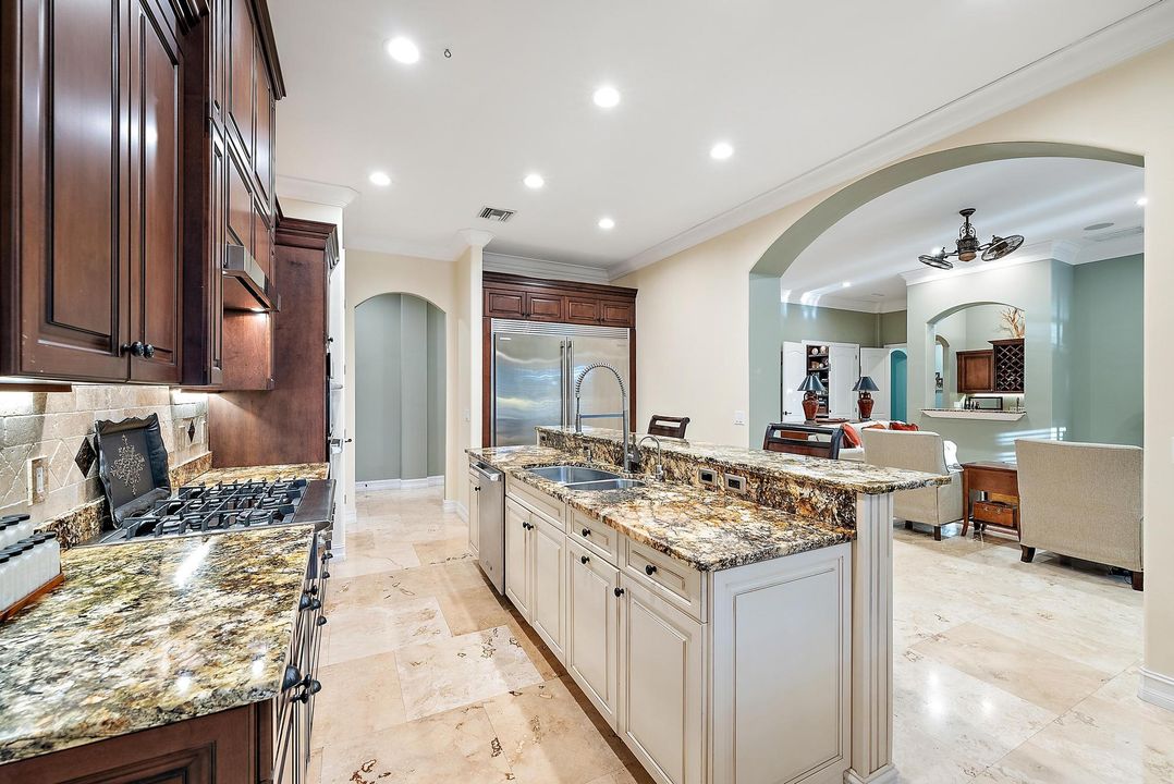 На продажу: $2,599,900 (4 спален, 4 ванн, 3667 Квадратных фут)