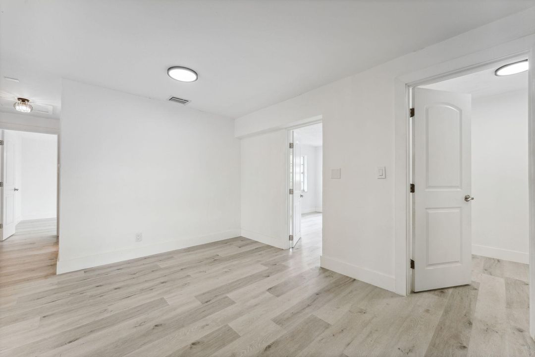 出租: $3,100 (4 贝兹, 2 浴室, 1394 平方英尺)