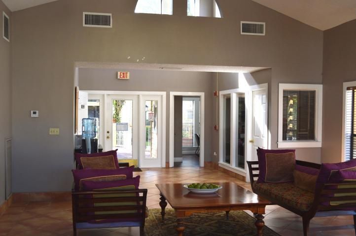 В аренду: $1,800 (2 спален, 1 ванн, 758 Квадратных фут)