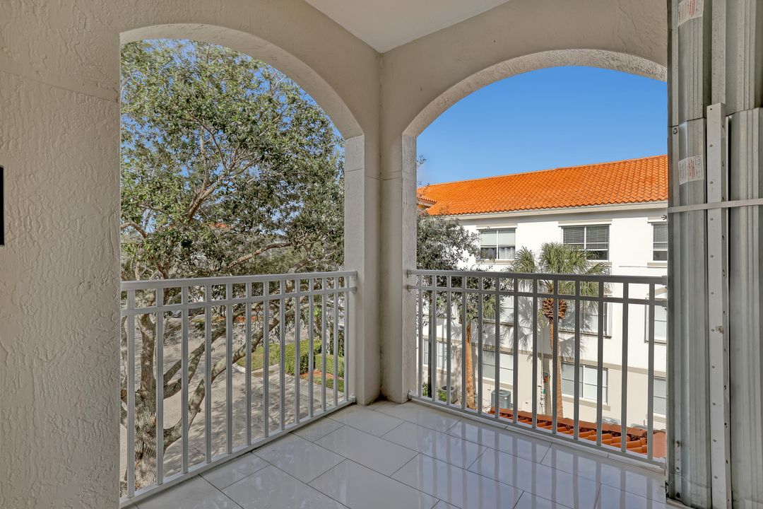 For Rent: $2,850 (2 beds, 2 baths, 1403 Square Feet)