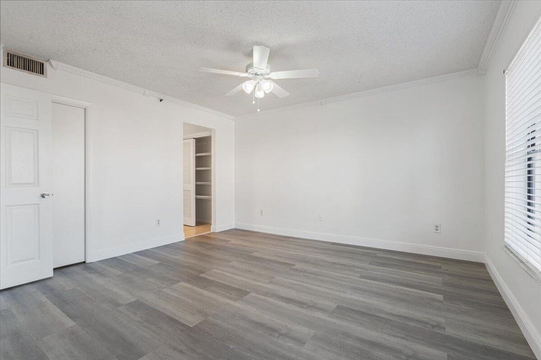 待售: $195,000 (2 贝兹, 2 浴室, 1029 平方英尺)