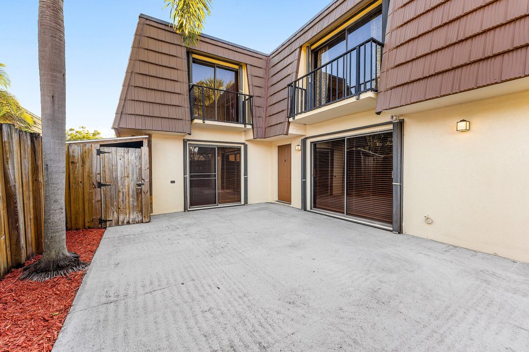 En Venta: $339,900 (2 camas, 2 baños, 1236 Pies cuadrados)