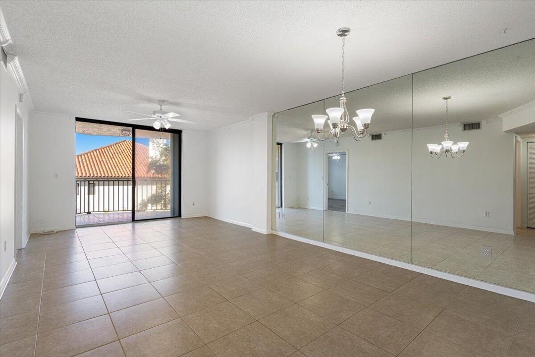 待售: $195,000 (2 贝兹, 2 浴室, 1029 平方英尺)