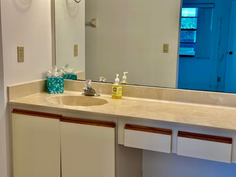 For Sale: $220,000 (3 beds, 2 baths, 1335 Square Feet)