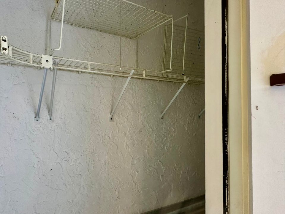 For Sale: $220,000 (3 beds, 2 baths, 1335 Square Feet)