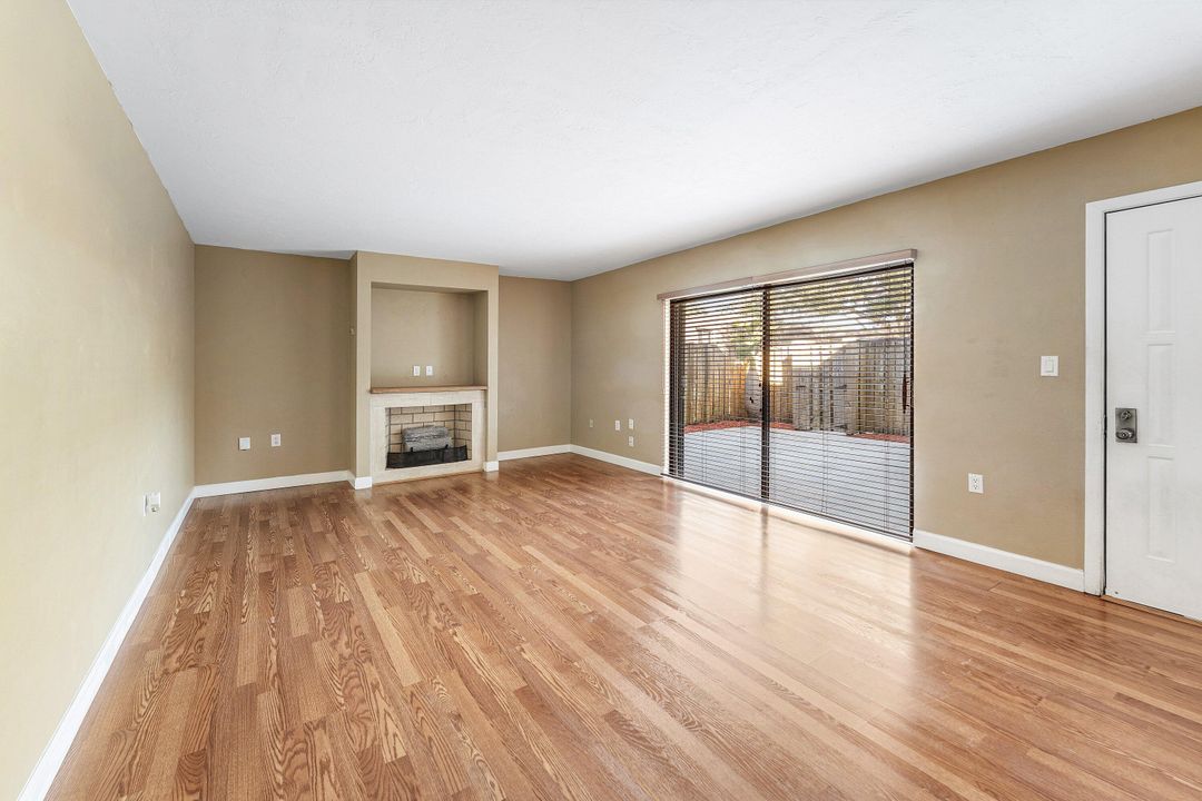 En Venta: $339,900 (2 camas, 2 baños, 1236 Pies cuadrados)