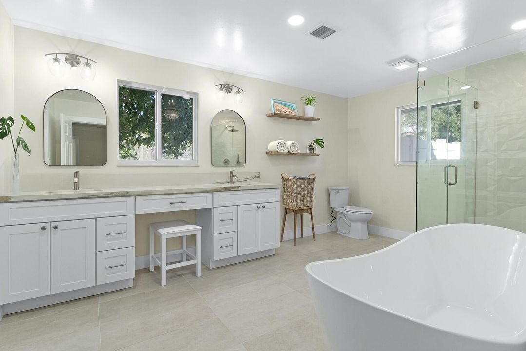 For Sale: $800,000 (3 beds, 2 baths, 1603 Square Feet)