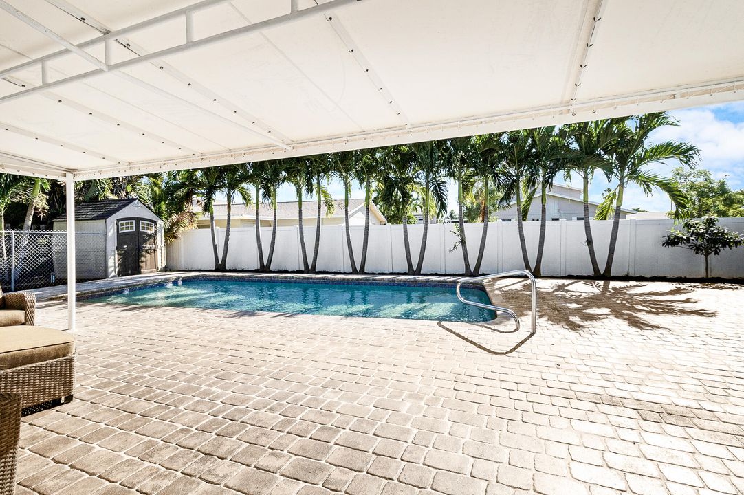 For Sale: $800,000 (3 beds, 2 baths, 1603 Square Feet)