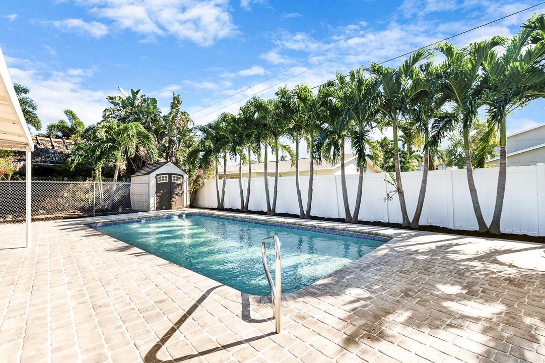 For Sale: $800,000 (3 beds, 2 baths, 1603 Square Feet)