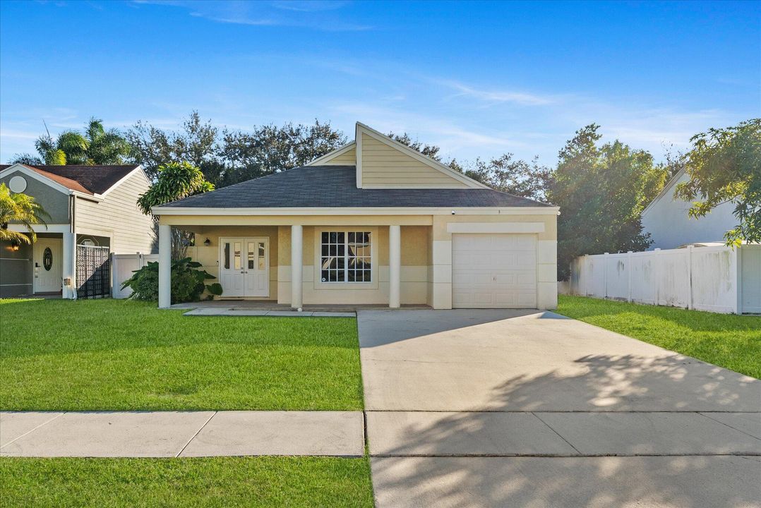 For Sale: $480,000 (3 beds, 2 baths, 1295 Square Feet)