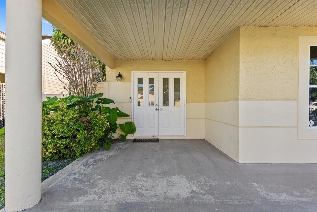 For Sale: $480,000 (3 beds, 2 baths, 1295 Square Feet)