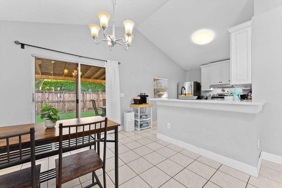 For Sale: $480,000 (3 beds, 2 baths, 1295 Square Feet)