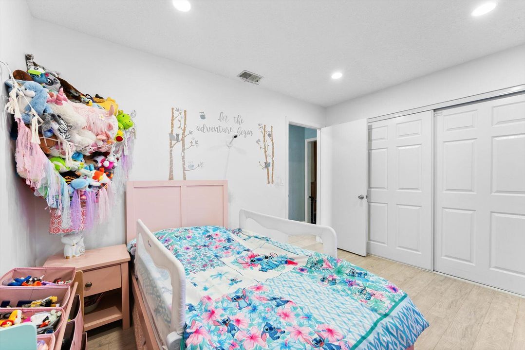 For Sale: $480,000 (3 beds, 2 baths, 1295 Square Feet)