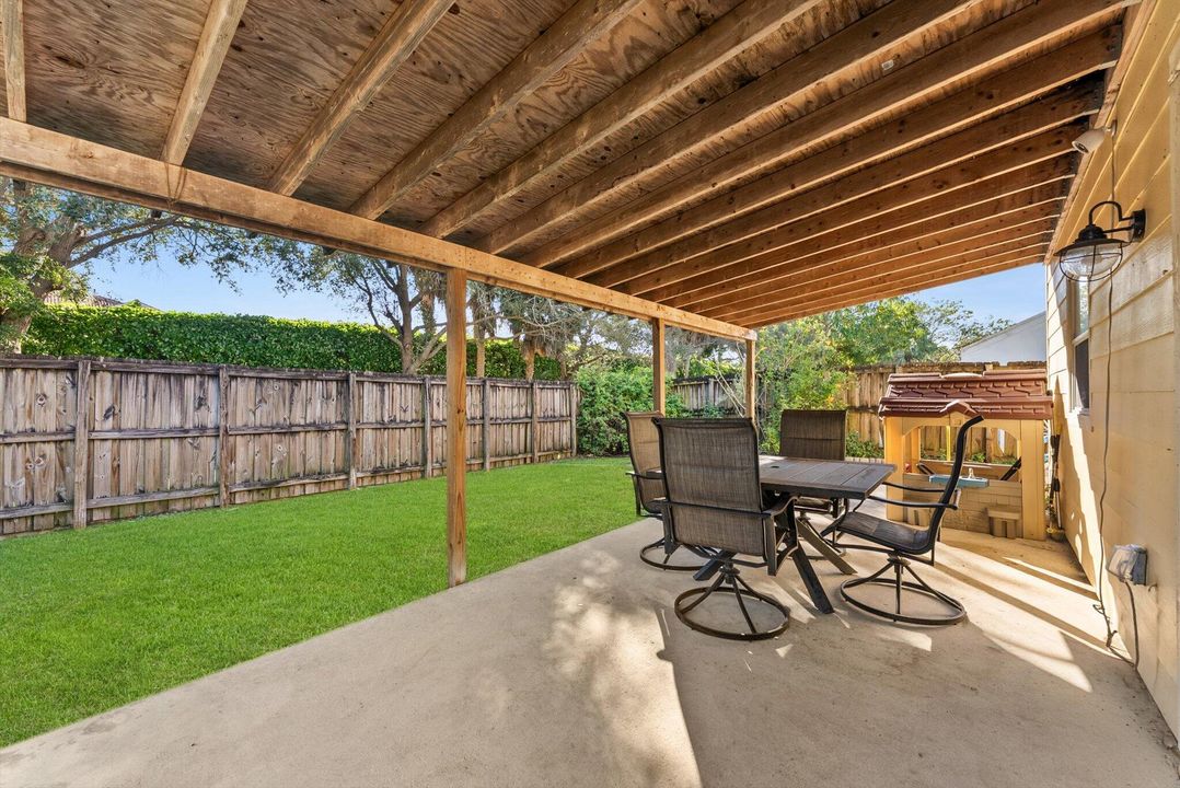 For Sale: $480,000 (3 beds, 2 baths, 1295 Square Feet)