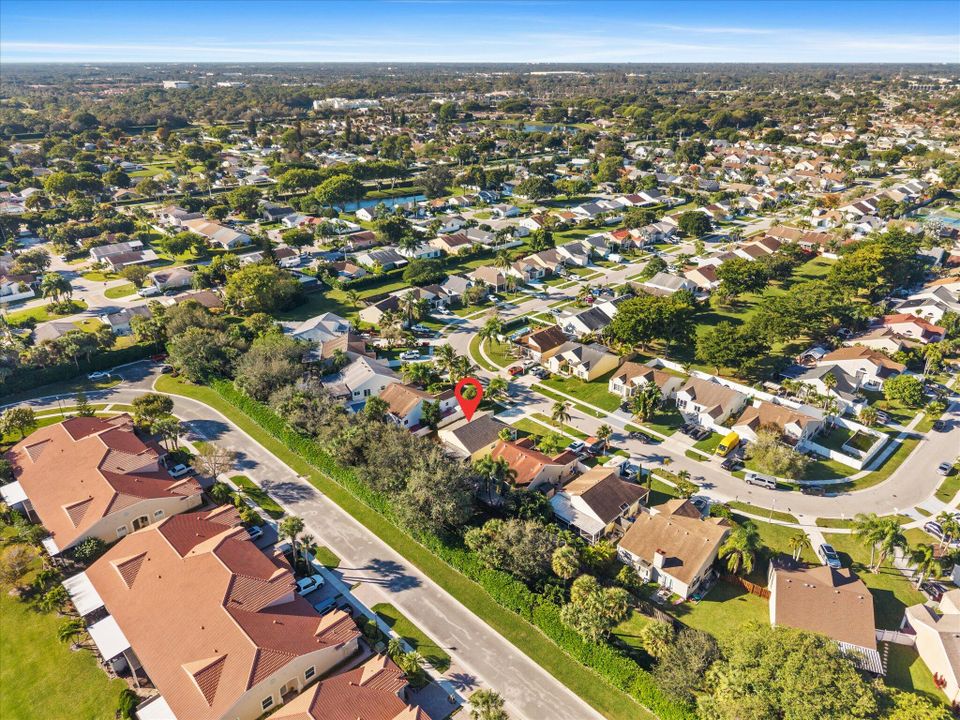 For Sale: $480,000 (3 beds, 2 baths, 1295 Square Feet)