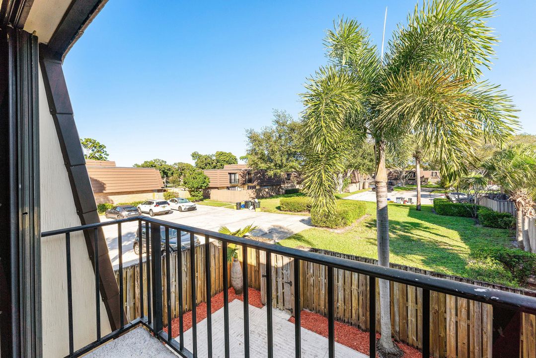 En Venta: $339,900 (2 camas, 2 baños, 1236 Pies cuadrados)