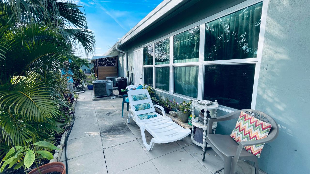 На продажу: $159,000 (1 спален, 1 ванн, 994 Квадратных фут)