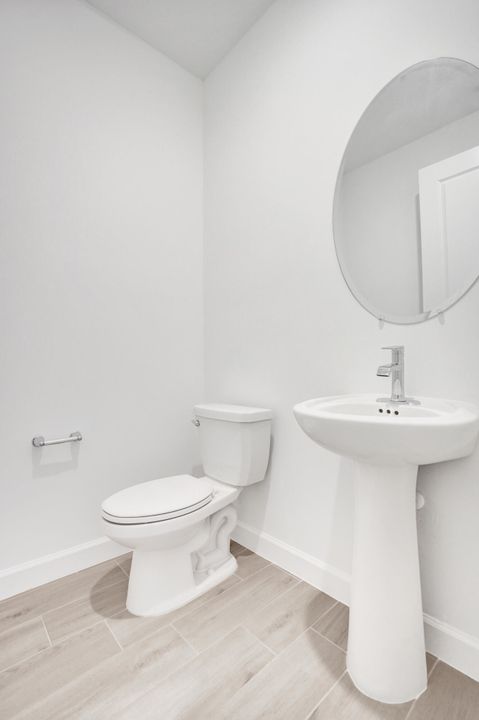 В аренду: $7,500 (5 спален, 3 ванн, 3325 Квадратных фут)