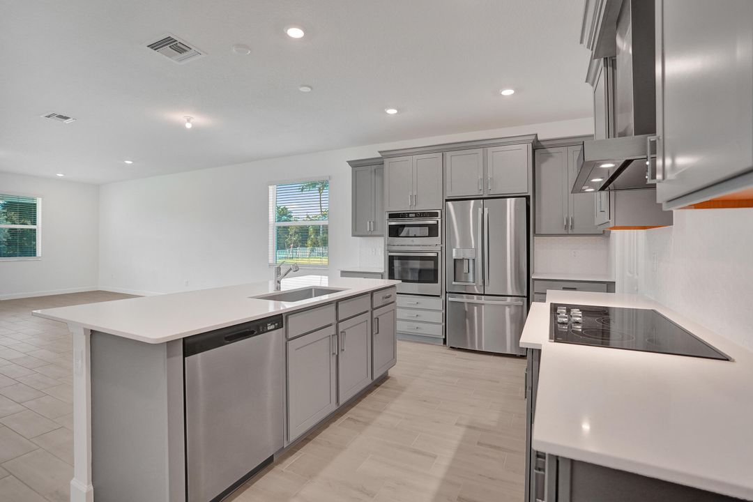 В аренду: $7,500 (5 спален, 3 ванн, 3325 Квадратных фут)