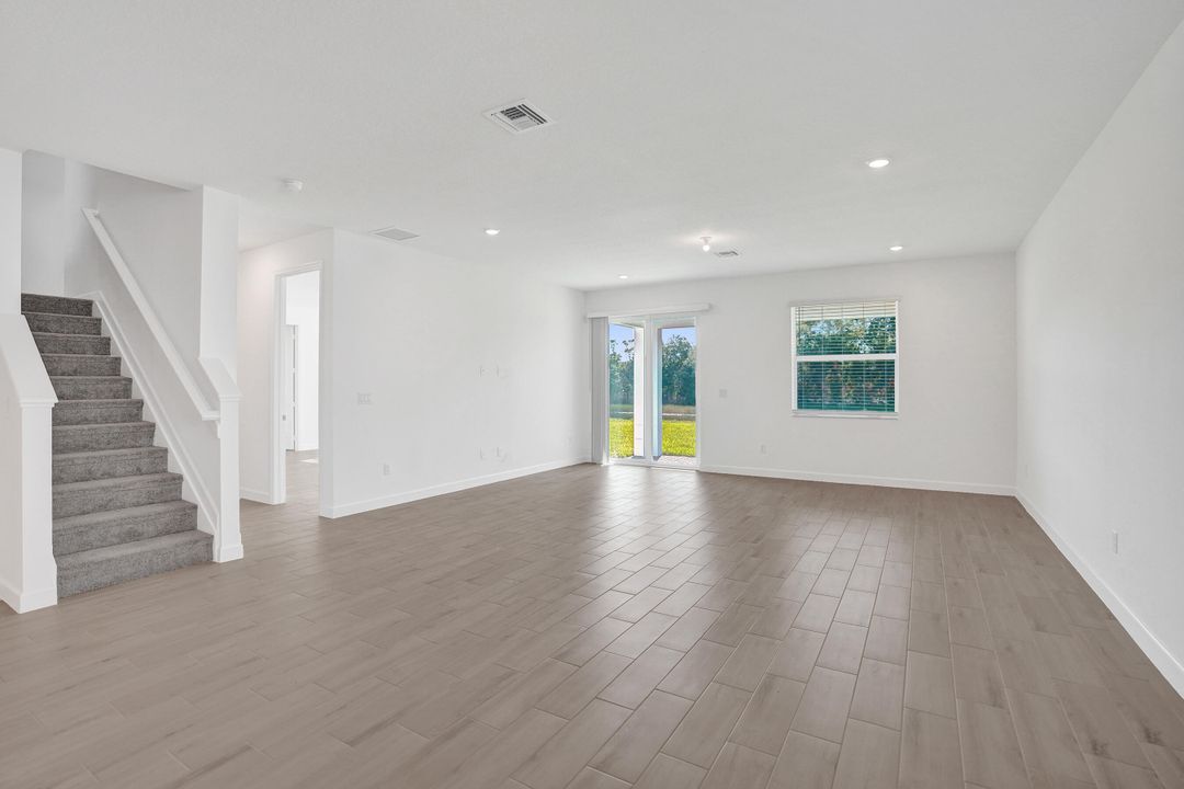 В аренду: $7,500 (5 спален, 3 ванн, 3325 Квадратных фут)