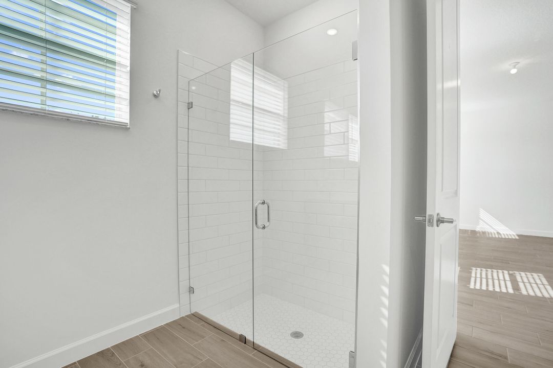 В аренду: $7,500 (5 спален, 3 ванн, 3325 Квадратных фут)