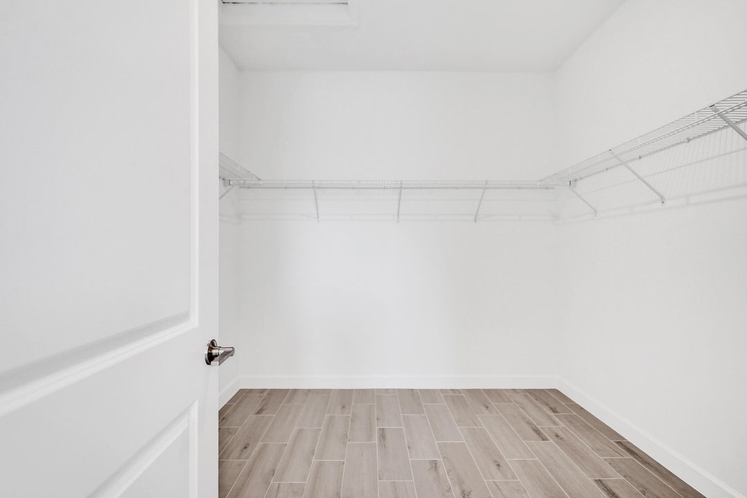 В аренду: $7,500 (5 спален, 3 ванн, 3325 Квадратных фут)