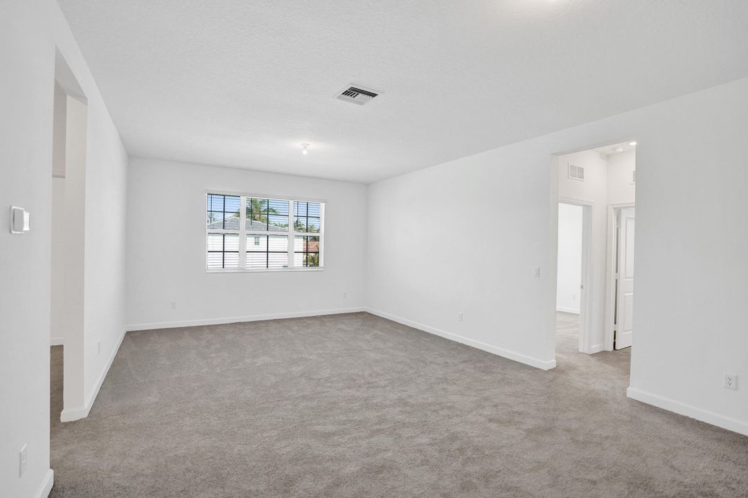 В аренду: $7,500 (5 спален, 3 ванн, 3325 Квадратных фут)