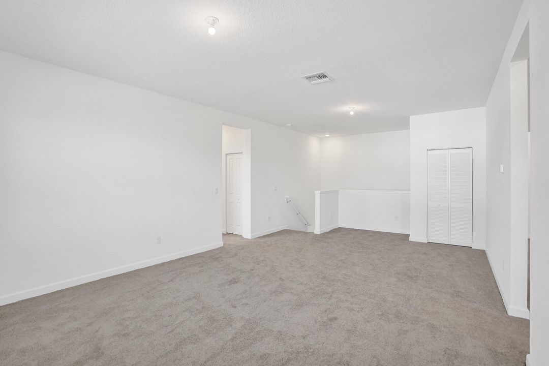 В аренду: $7,500 (5 спален, 3 ванн, 3325 Квадратных фут)