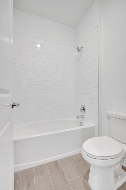 В аренду: $7,500 (5 спален, 3 ванн, 3325 Квадратных фут)