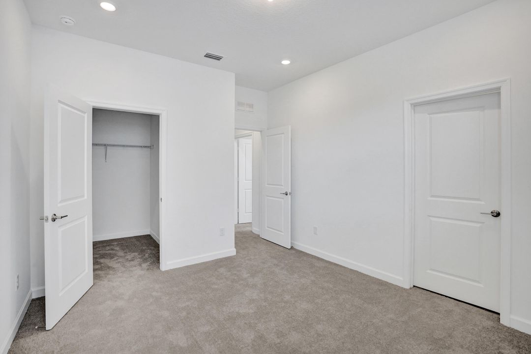 В аренду: $7,500 (5 спален, 3 ванн, 3325 Квадратных фут)