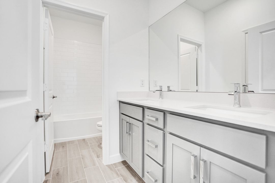 В аренду: $7,500 (5 спален, 3 ванн, 3325 Квадратных фут)