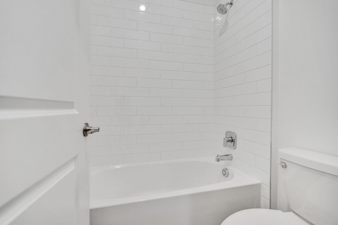 В аренду: $7,500 (5 спален, 3 ванн, 3325 Квадратных фут)