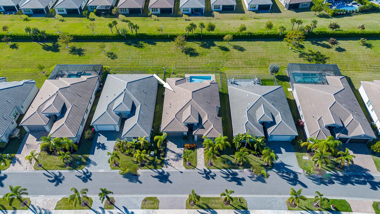 En Venta: $876,000 (3 camas, 3 baños, 2740 Pies cuadrados)