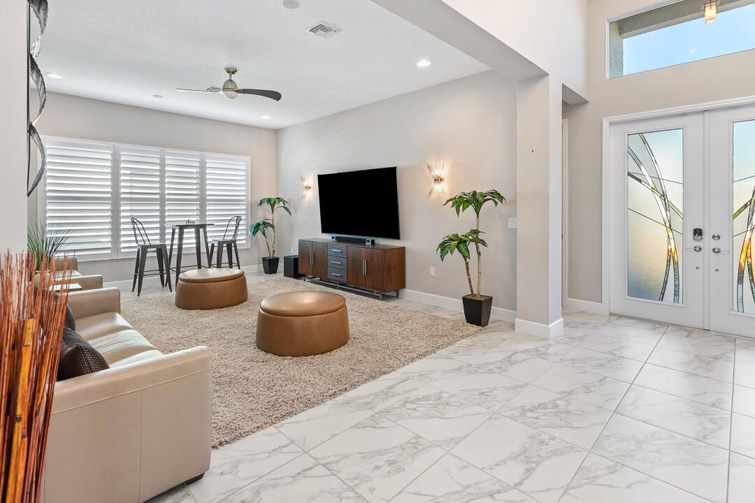 En Venta: $876,000 (3 camas, 3 baños, 2740 Pies cuadrados)