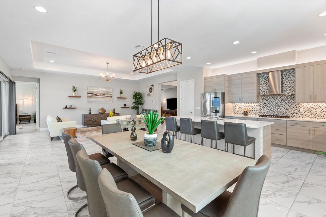 En Venta: $876,000 (3 camas, 3 baños, 2740 Pies cuadrados)